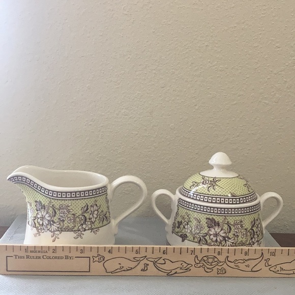 🌟 Thomas Kinkade 2005 Creamer & Sugar Set - Picture 14 of 14
